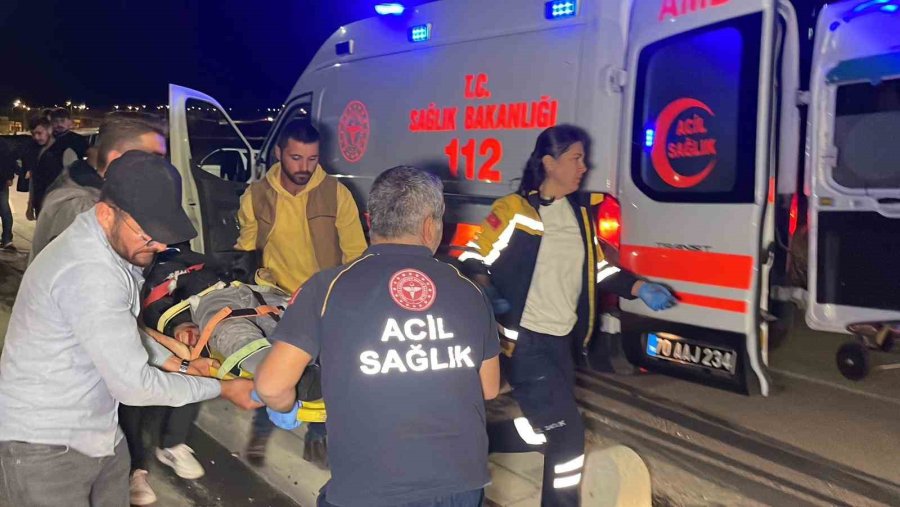 Karaman’da Devrilen Motosikletin Genç Sürücüsü Ağır Yaralandı