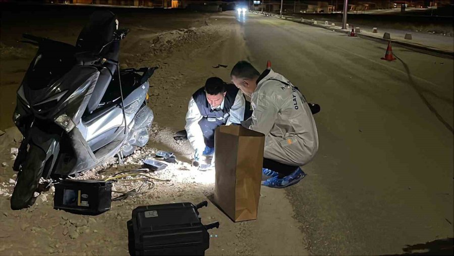 Karaman’da Devrilen Motosikletin Genç Sürücüsü Ağır Yaralandı