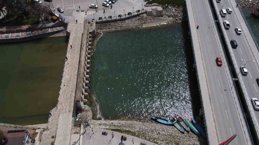 (düzeltme) Gölde Sular Çekildi, Yatlar Karaya Oturdu: Aşk Adası’nın Etrafında Da Su Kalmadı