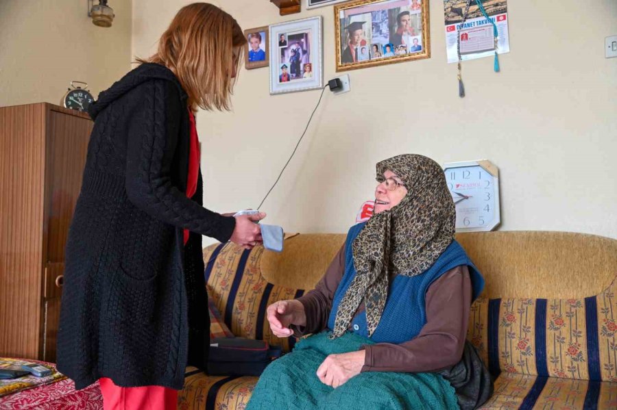 Selçuklu Belediyesi "evde Yaşlı Bakım Hizmeti" İle Örnek Olmaya Devam Ediyor