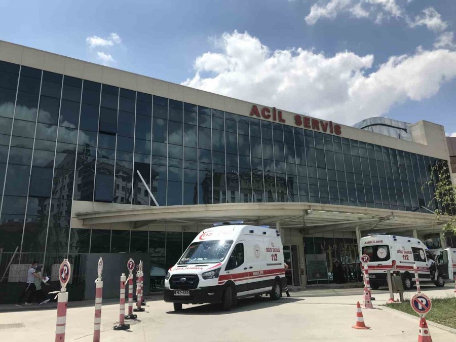 Baba Ve Oğlunun Bıçakla Saldırdığı Galerici Öldü