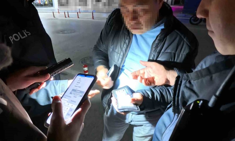 "bekçi Beni Çeviremez" Diyen Alkollü Şahıs Bekçileri Polise Şikayet Etti