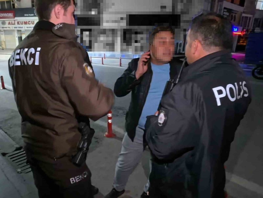 "bekçi Beni Çeviremez" Diyen Alkollü Şahıs Bekçileri Polise Şikayet Etti