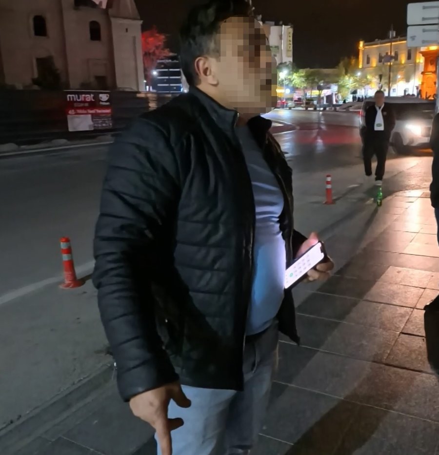 "bekçi Beni Çeviremez" Diyen Alkollü Şahıs Bekçileri Polise Şikayet Etti