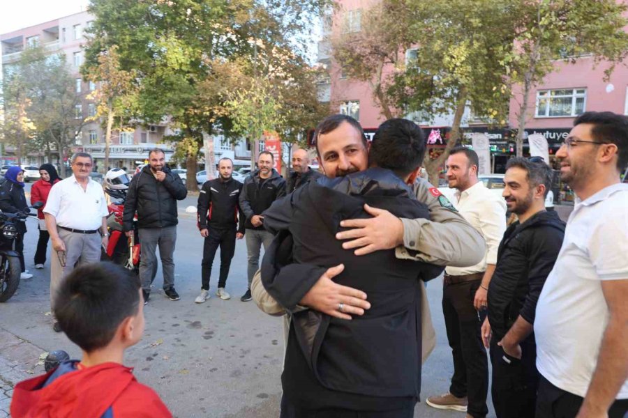 Motosikletle Umre Yolculuğunu Tam 15 Bin Kilometreyle Tamamladı