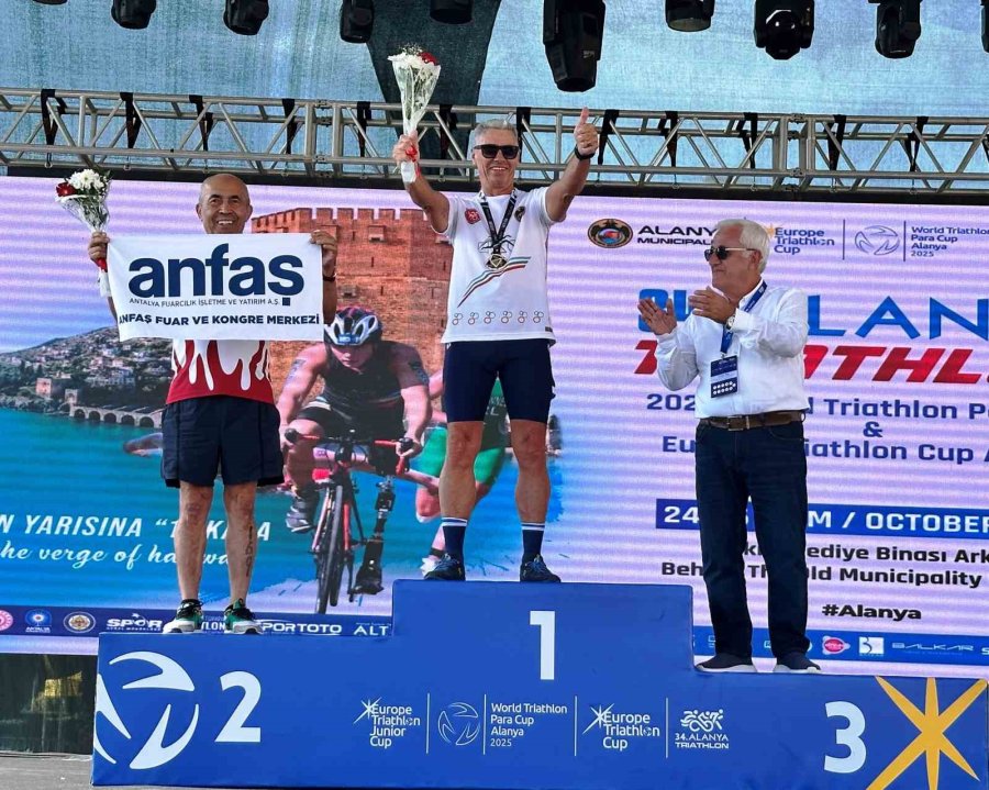 34. Uluslararası Alanya Triatlonu’nda ‘demir Adam’ Ali Bıdı’dan Çifte İkincilik
