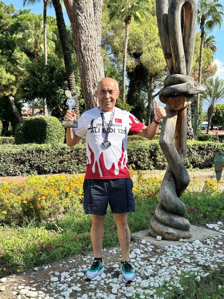 34. Uluslararası Alanya Triatlonu’nda ‘demir Adam’ Ali Bıdı’dan Çifte İkincilik