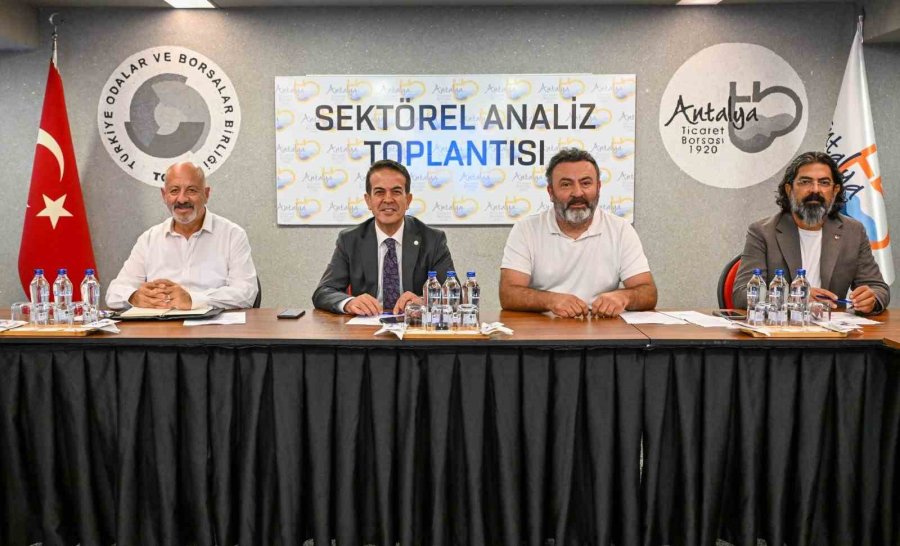 Antalya’da Kesme Çiçek Sektörünün Sorunları Masaya Yatırıldı