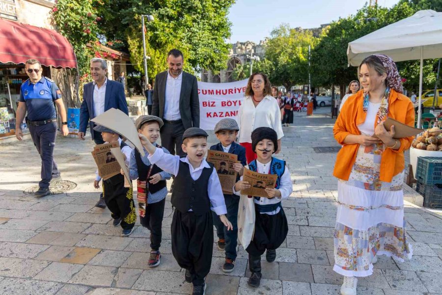 Minik Öğrenciler 102 Yıl Öncesinin Gazetecileri Oldu