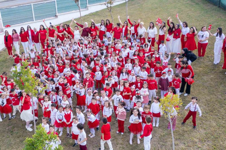 Minik Öğrenciler 102 Yıl Öncesinin Gazetecileri Oldu