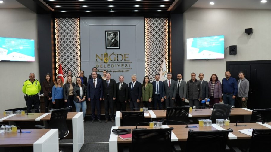 Niğde Belediyesi’nin ’akıllı Şehir Stratejisi Ve Yol Haritası’ Eğitimi Tamamlandı