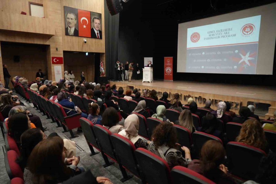 Niğde’de 81 Çocuk Koruyucu Ailelerinde Güvenle Büyüyor