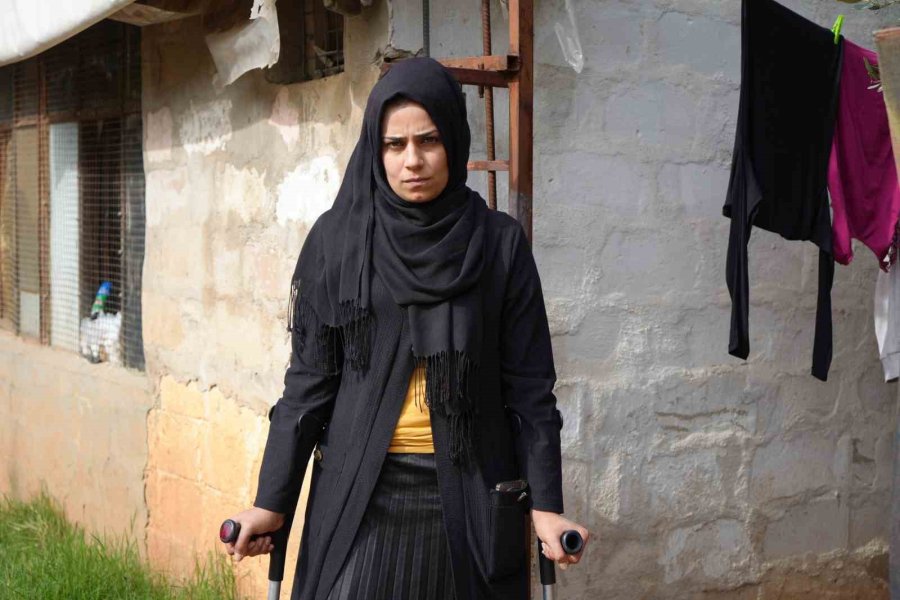 Kahramanmaraş Merkezli Büyük Depremde Bacağını Kaybetti, Eşi Terk Etti