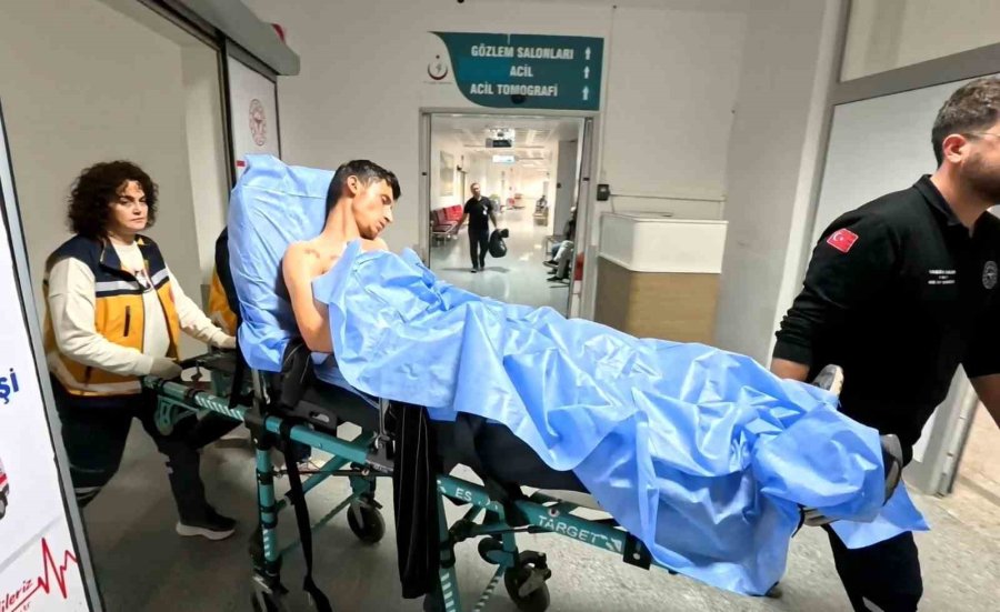 Aksaray’da 16 Yaşındaki Çocuk Tartıştığı Genci Bıçakla Ağır Yaraladı