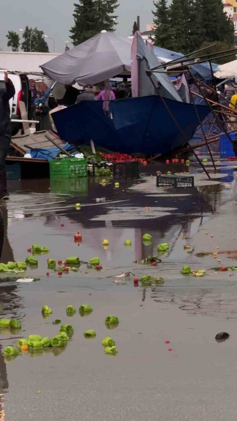 Antalya 15 Dakikada Kışı Yaşadı, Konyaaltı Sahili Beyaza Büründü