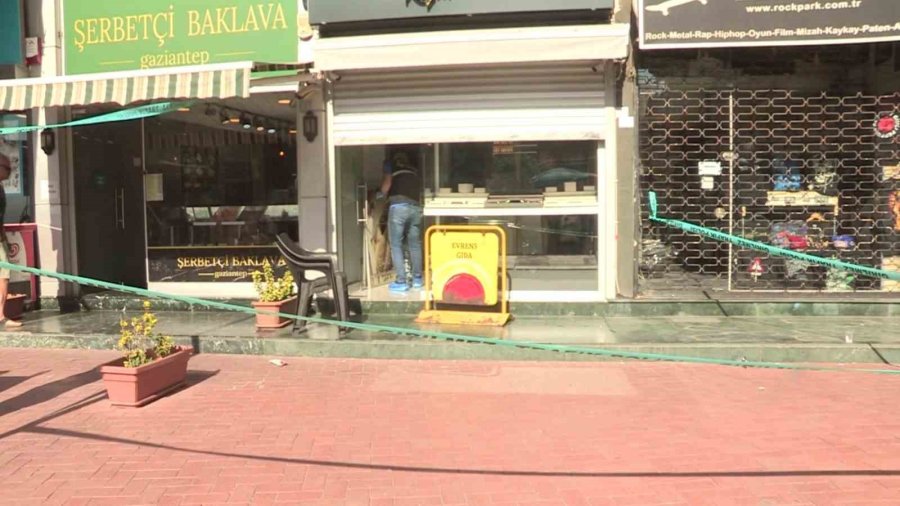 Antalya’da Kameraları Boyayıp, Çelik Kasayı Delerek Kuyumcudan 5 Kilo Altın Çalıp Kaçtılar