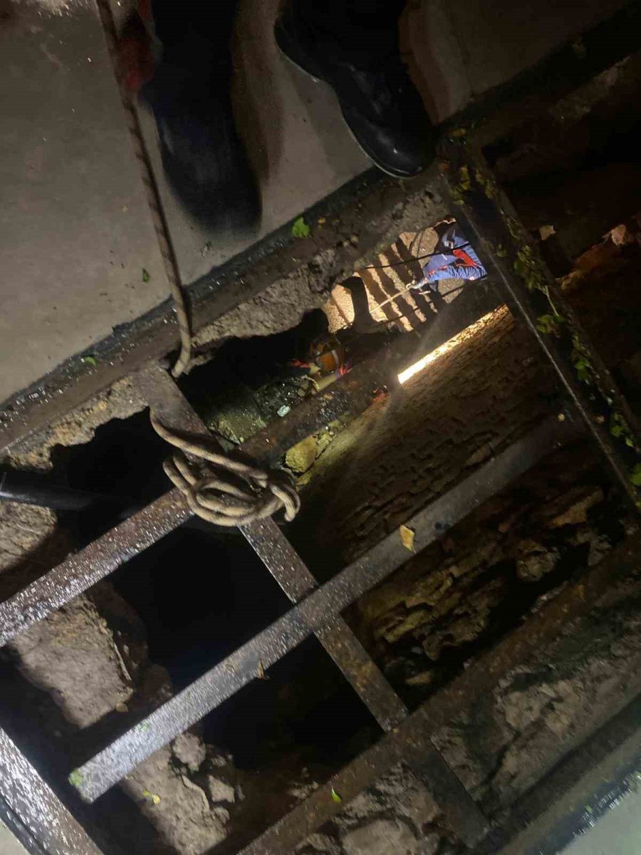 Sığındıkları Mağarada Mahsur Kaldılar: Restoranın Bahçesinden Film Gibi Operasyonla Kurtarıldılar