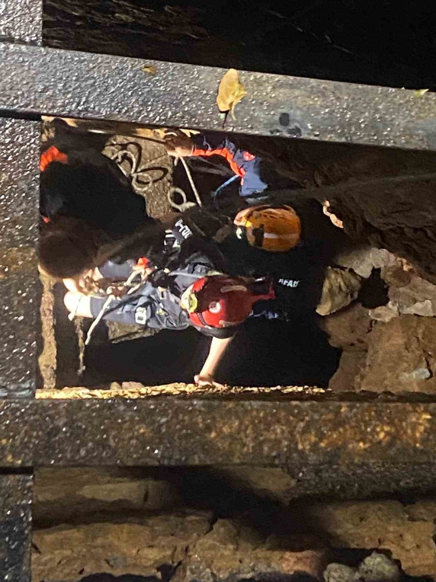 Sığındıkları Mağarada Mahsur Kaldılar: Restoranın Bahçesinden Film Gibi Operasyonla Kurtarıldılar