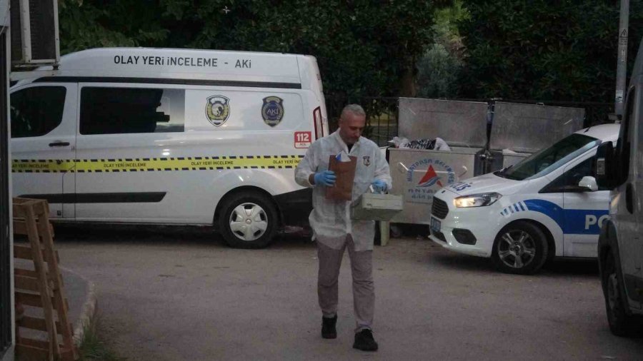 1 Saat Yanından Ayrıldı, Geri Döndüğünde Yaşlı Adamı Ölü Olarak Buldu