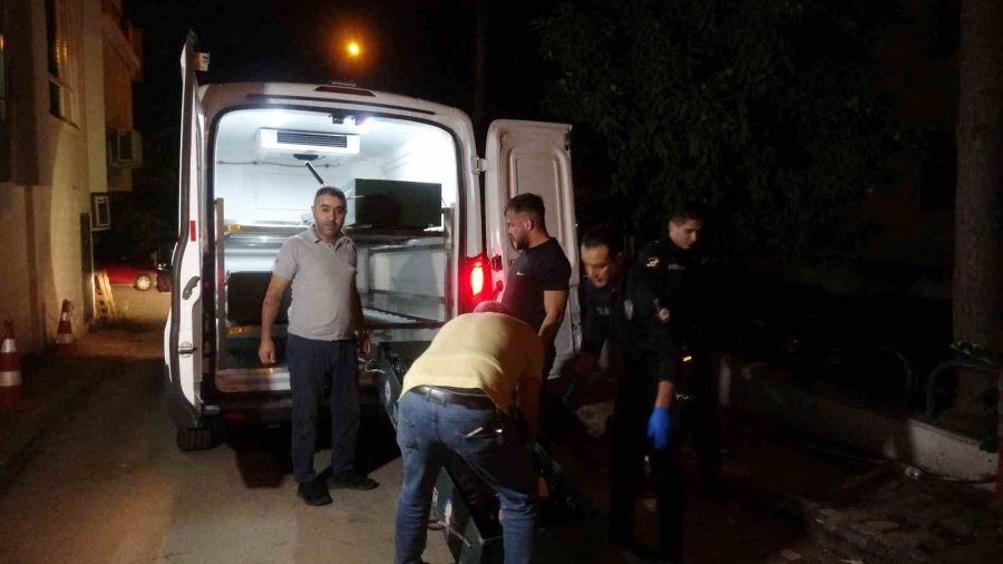 1 Saat Yanından Ayrıldı, Geri Döndüğünde Yaşlı Adamı Ölü Olarak Buldu