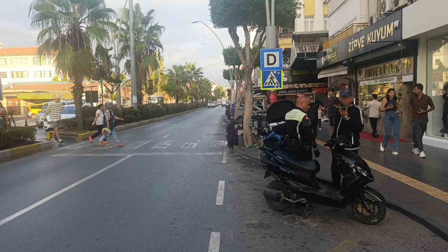 Yayaya Yol Veren Otomobile Arkadan Çaptı: 41 Bin 163 Tl Ceza Yedi