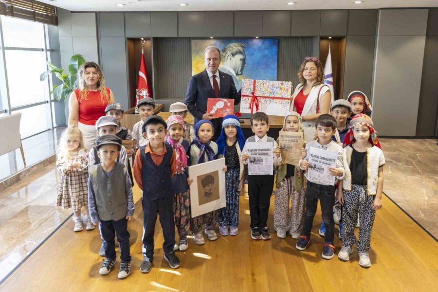 Öğrenciler, Cumhuriyet Coşkusunu Başkan Seçer’le Paylaştı