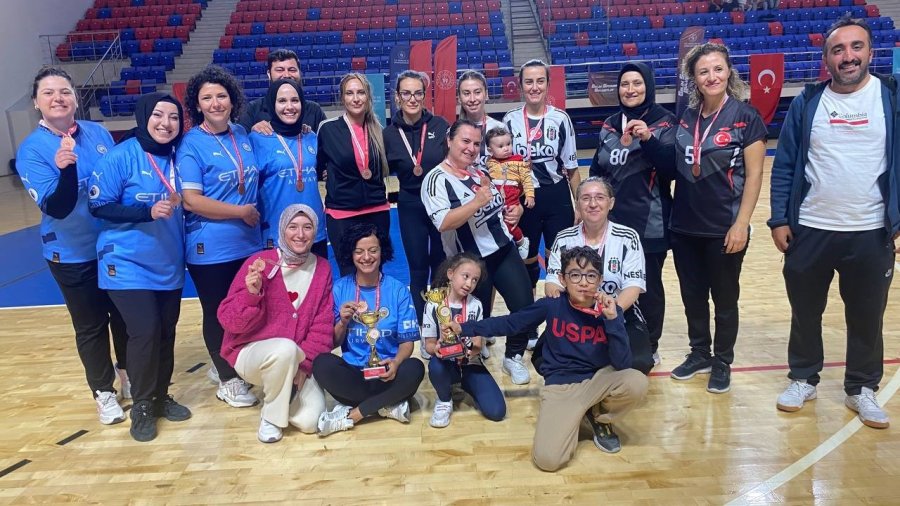 Niğde Ömer Halisdemir Üniversitesi Takımlarından Kamu Sporlarında Büyük Başarı