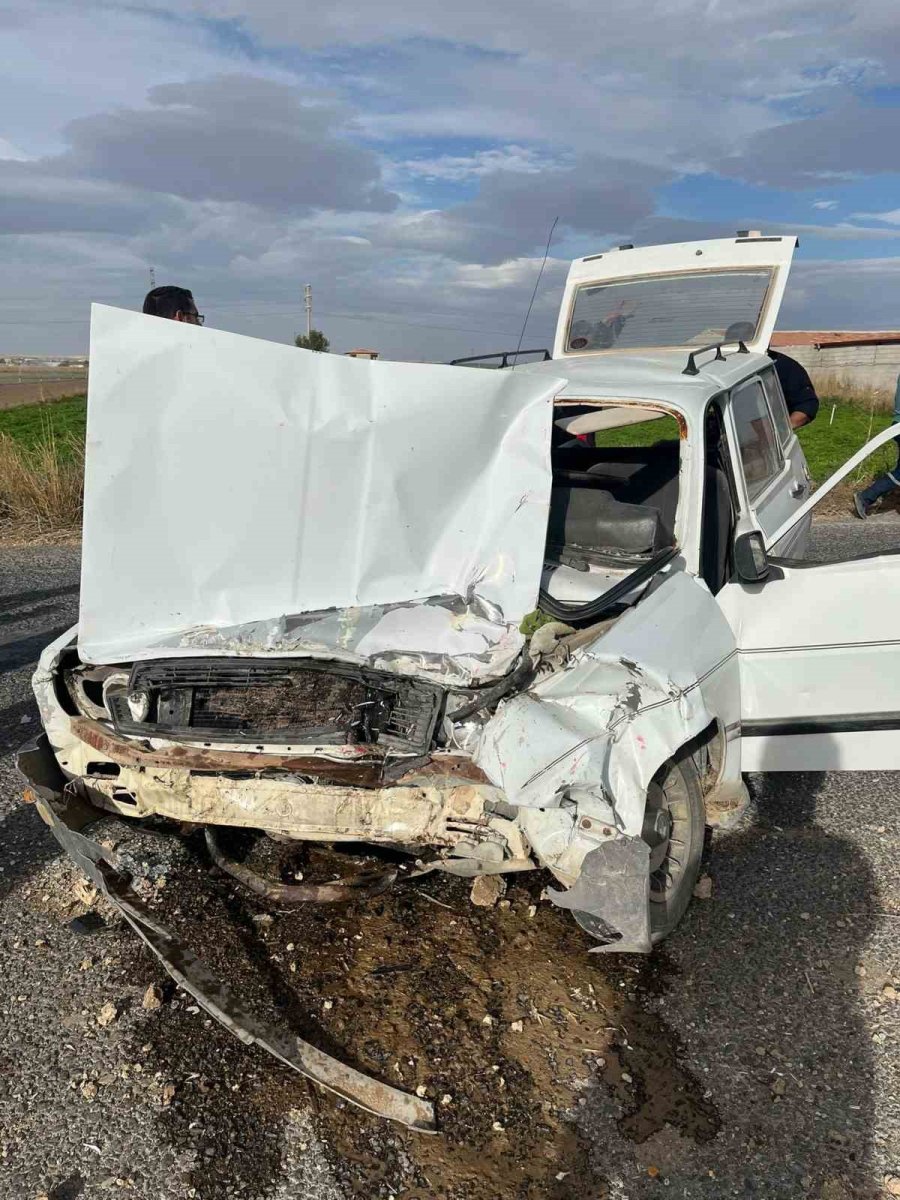 Karapınar’da Tır İle Otomobil Çarpıştı: 2 Yaralı