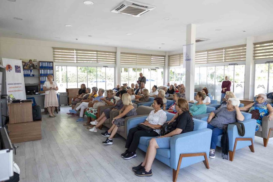 Mersin’de Emekli Kadınlara Meme Kanseri Farkındalık Eğitimi