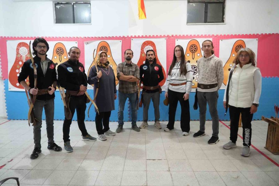 Niğde’deki Okçuluk Kursuna Yoğun İlgi