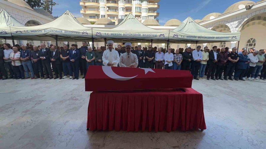 Şehit Emniyet Müdürü Altuğ Verdi’nin Babası Mersin’de Toprağa Verildi