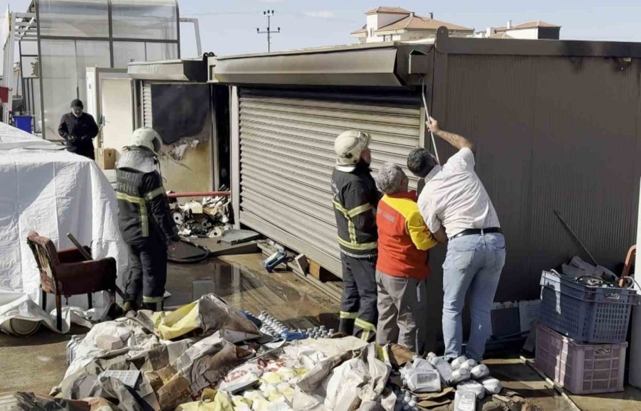 Aksaray’da Akaryakıt İstasyonundaki Yangın Korkuttu