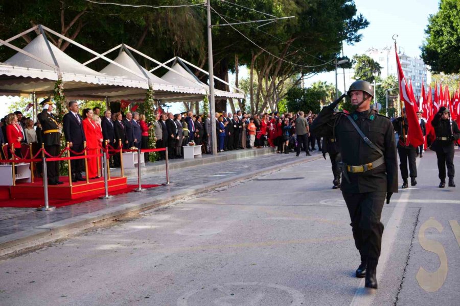 Antalya’da Cumhuriyet’in 102’nci Yılı Kutlamaları