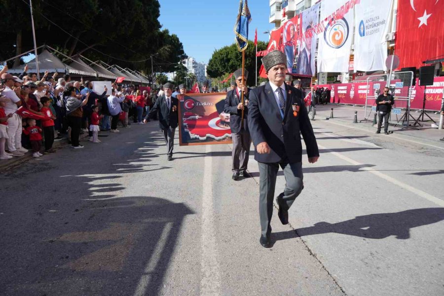 Antalya’da Cumhuriyet’in 102’nci Yılı Kutlamaları