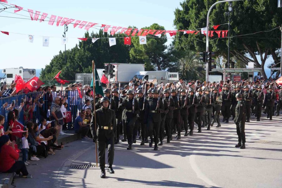 Antalya’da Cumhuriyet’in 102’nci Yılı Kutlamaları