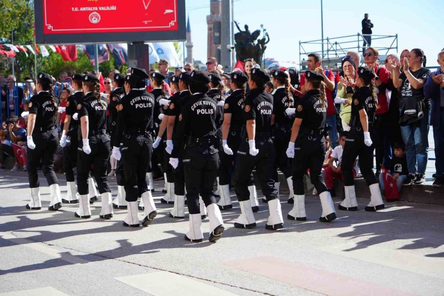 Antalya’da Cumhuriyet’in 102’nci Yılı Kutlamaları