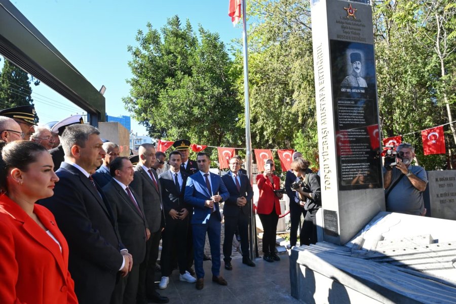 Antalya’nın Kahramanı Mustafa Ertuğrul Aker’in Anıt Mezarı Törenle Açıldı
