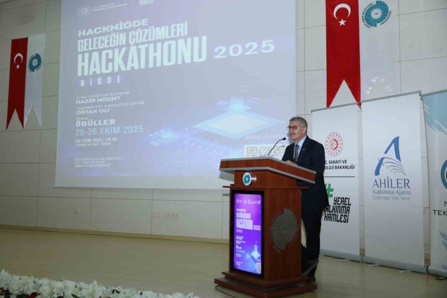 Hackniğde 2025: Geleceğin Çözümleri Hackathonu Başarıyla Tamamlandı