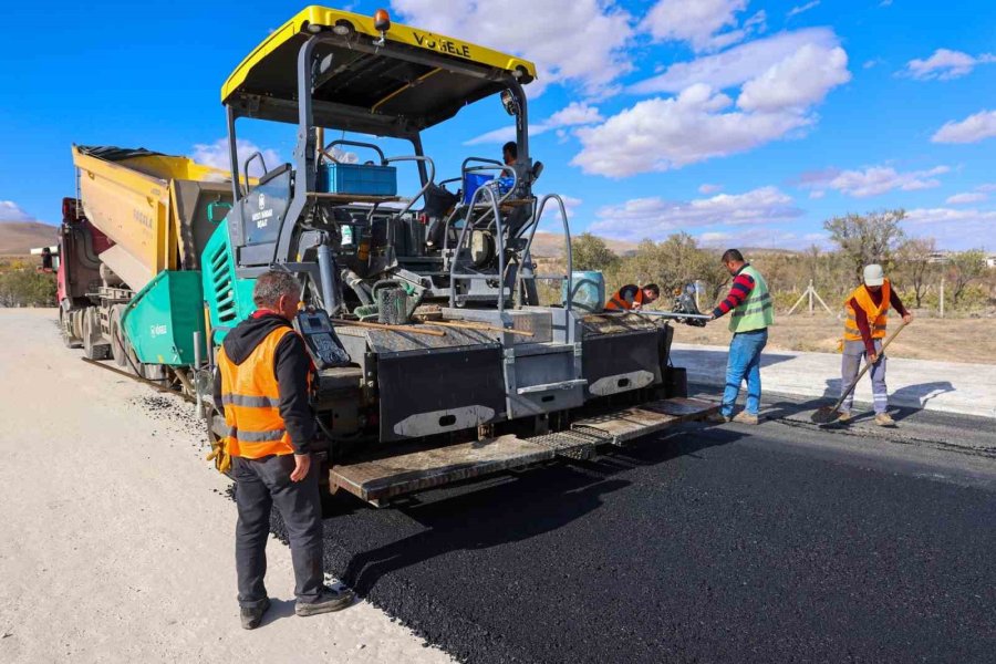 Selçuklu’da 40 Bin Metrekarelik Alanda Asfalt