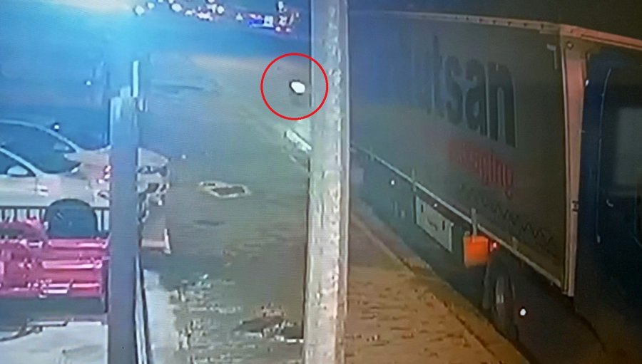 Tıra Çarpan Motosikletli Gencin Ölüme Gitme Anı Kamerada