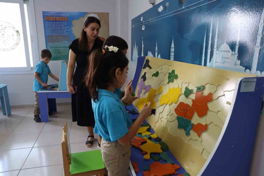 Geleceğin Bilim İnsanları Akdeniz Belediyesinde Yetişiyor