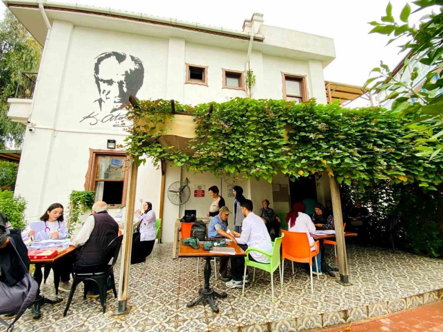 Muratpaşa’dan Kıdemli Kent Sakinlerine Sağlık Taraması