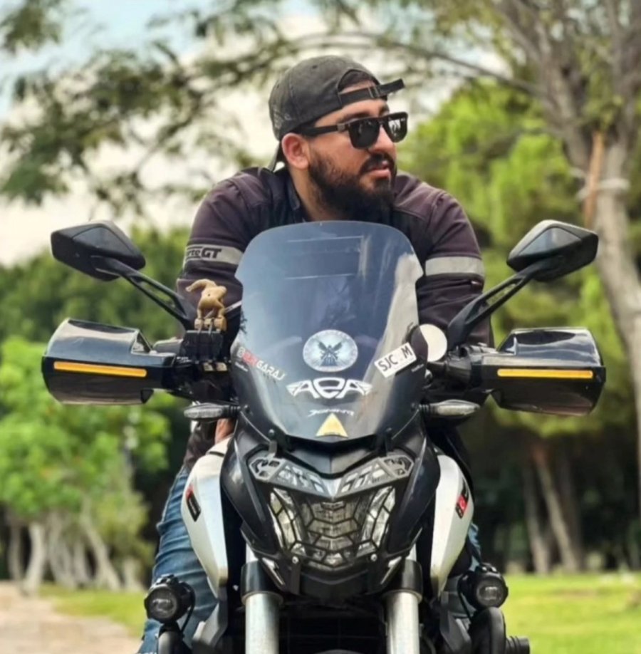 Babasının Mezarını Ziyaretten Dönerken Geçirdiği Kazada Hayatını Kaybetti