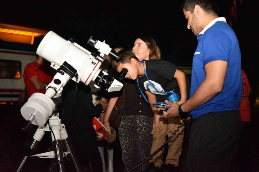 Kepez’de "cumhuriyet Ve Bilimle Gece Gözlemi" Etkinliği