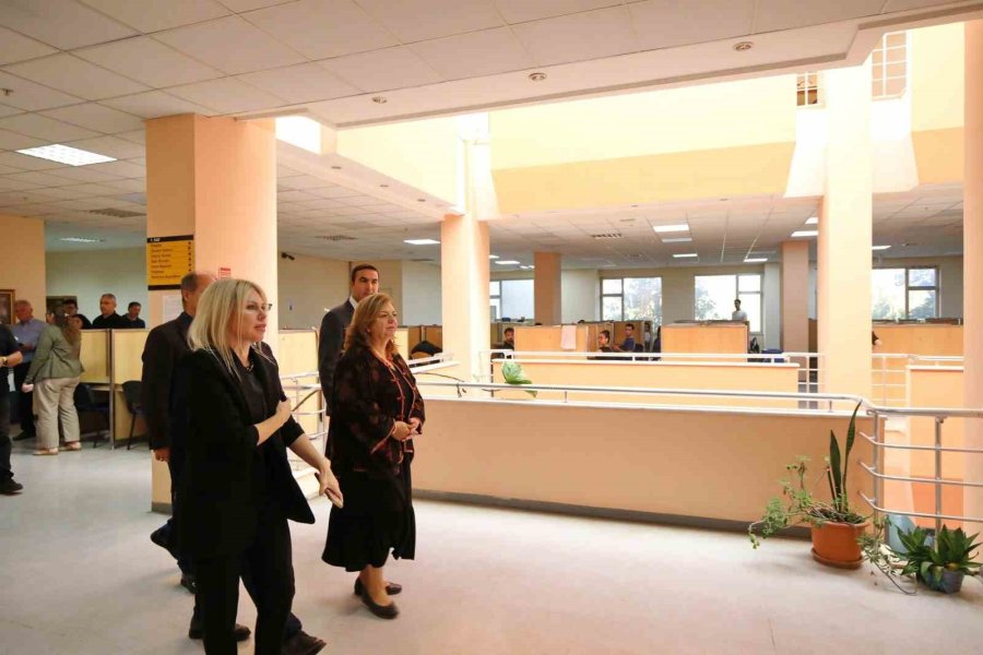 Akdeniz Üniversitesi Kütüphanesi Yüzde 30 Büyüdü