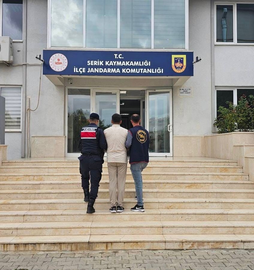 Antalya’da 202 Aranan Kişi Yakalandı