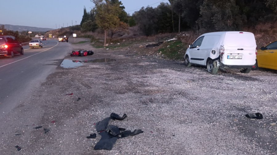 Park Halindeki Otomobile Çarpan Sürücü Ölümden Döndü