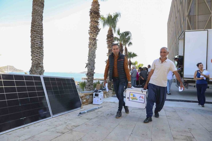 Mersin’de Üreticiye Fide Ve Güneş Paneli Desteği