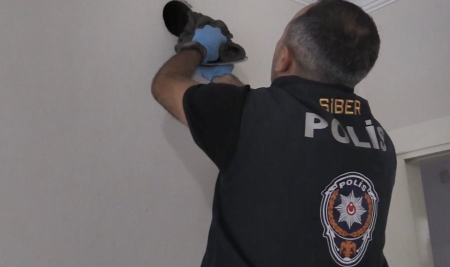 Deste Deste Para Çıktı: Loca Bileti Satarak Dolandırıcılık Yapan 16 Şüpheli Yakalandı