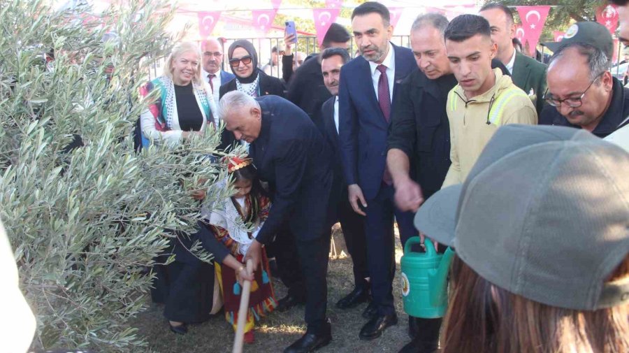 Mersin’de "kızılay Anaokulu" Binali Yıldırım’ın Katıldığı Törenle Hizmete Açıldı